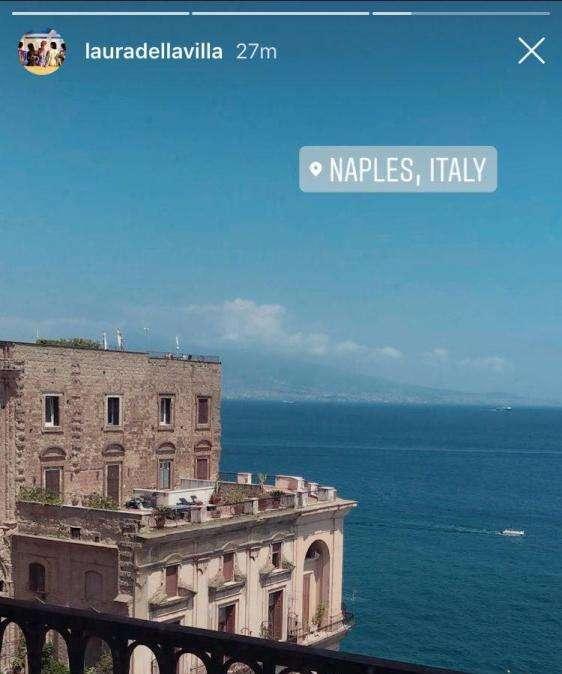 FOTO - Lady Verdi si gode già lo splendido panorama di Napoli: l'immagine sui social