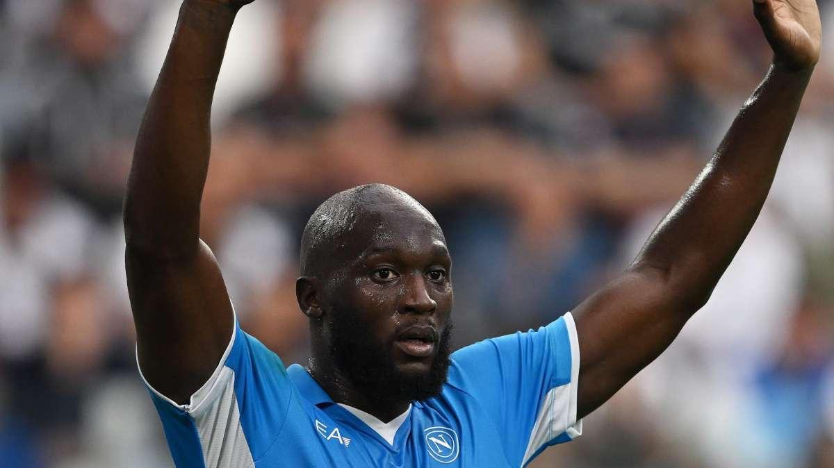 Il Napoli rimette subito la testa avanti: Lukaku glaciale dal dischetto