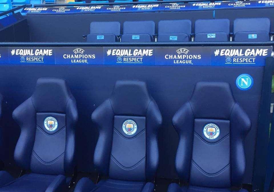 FOTO TN - Tutto pronto all'Etihad per accogliere il Napoli: ecco la panchina degli azzurri