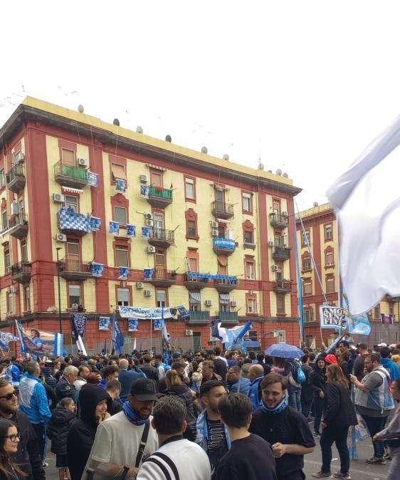 Lite all'esterno del Maradona: tifoso accoltellato da automobilista