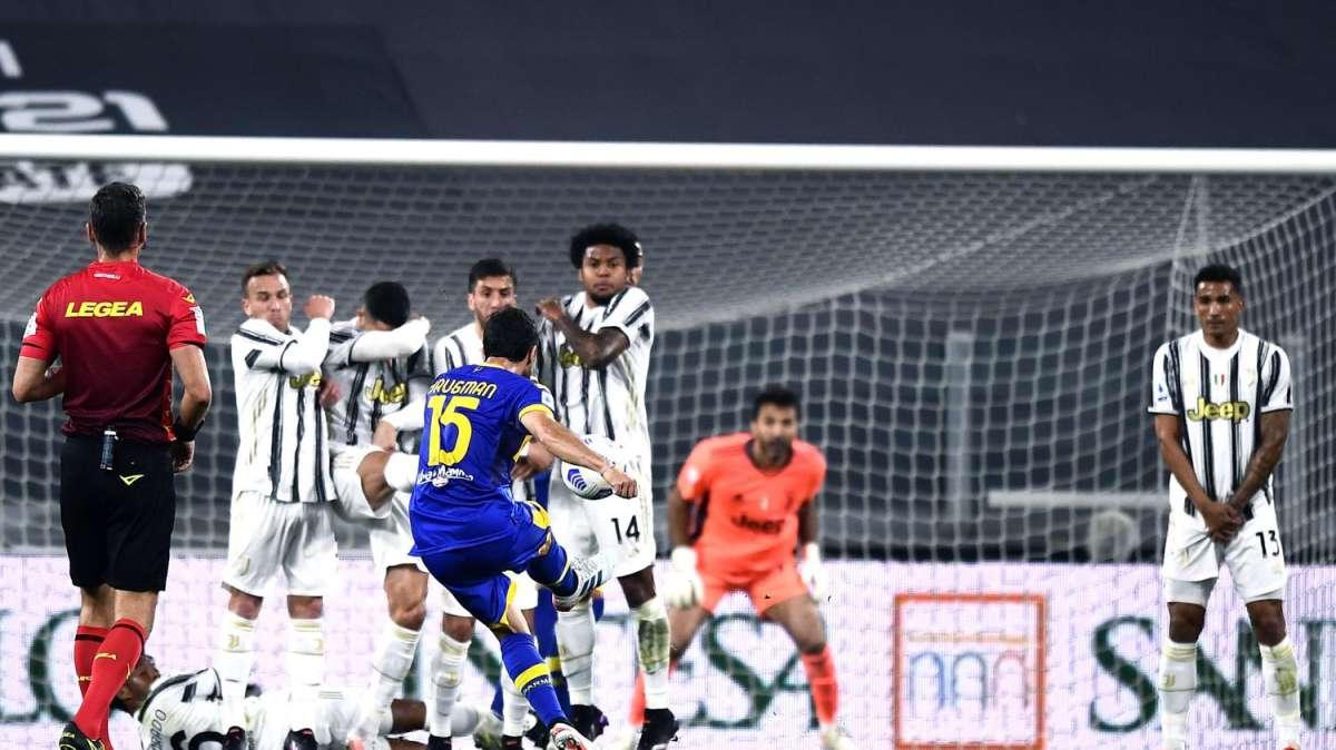"Il Parma segna perché CR7 non si sporca il faccino", bufera social sul portoghese