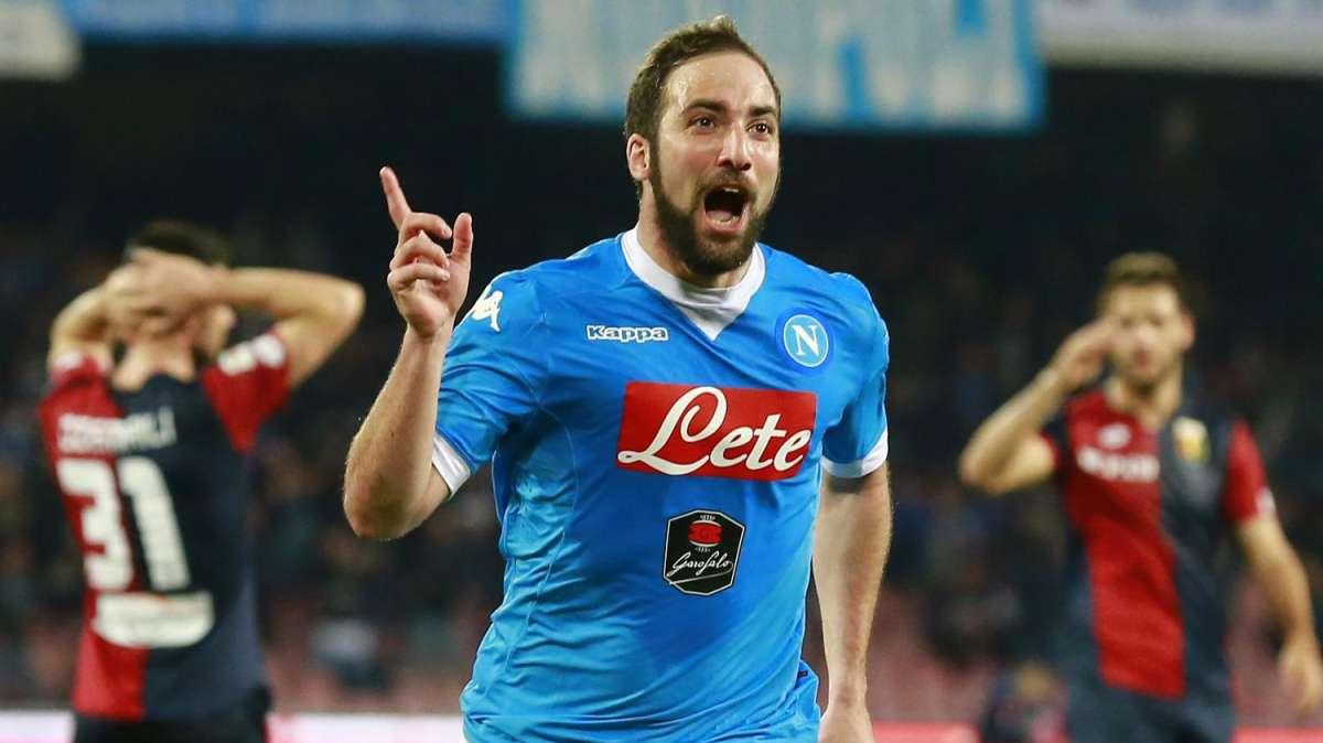 VIDEO - "Grazie per le emozioni vissute!", il Napoli saluta Higuain dopo l'addio al calcio 