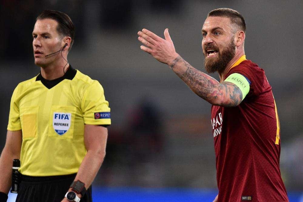 Champions, i risultati al 45': Roma ancora sullo 0-0, pari anche tra Psg e Man Utd