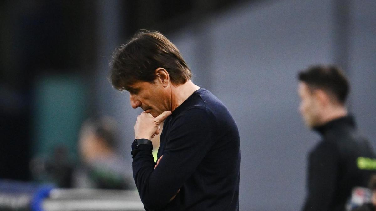 Napoli-Lazio, che figuraccia! CdS: "Gara vergognosa, tra le peggiori di Conte! Servono le scuse"