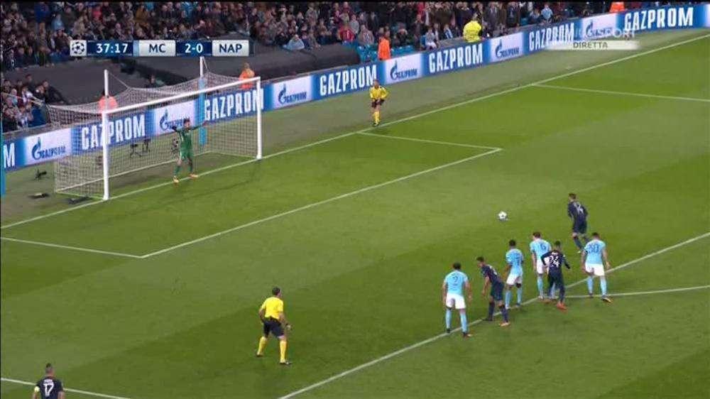 Si va al riposo sul 2-0: il Napoli ha reagito ma ha fallito un rigore per riaprire il match