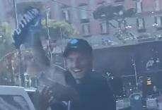 Di Lorenzo e Juan Jesus pazzi di gioia! Festeggiano fuori dal finestrino del taxi!