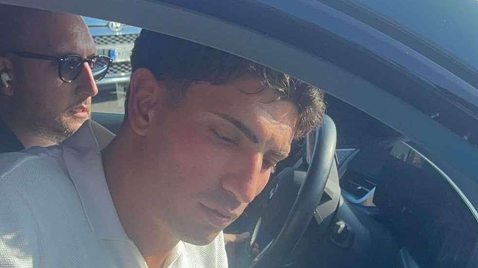 Marianucci è arrivato a Castel Volturno: si ferma per foto e autografi coi tifosi