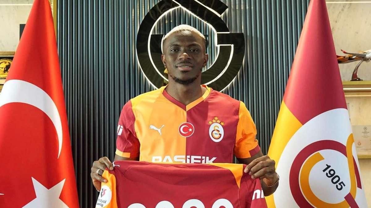 Osimhen lascia il Napoli! Il Galatasaray lo acquista a titolo definitivo: il comunicato