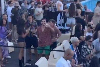 VIDEO - Gollini e Simeone si ritrovano all'Ushuaïa di Ibiza