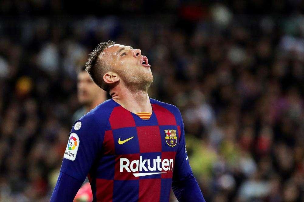 Barcellona decimato a centrocampo col Napoli: due assenti, ora Arthur è in dubbio