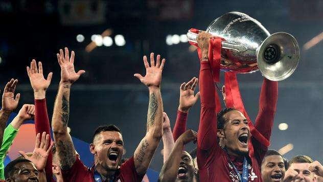 UFFICIALE - Uefa, Van Dijk batte Cr7 e Messi: è il giocatore dell'anno!
