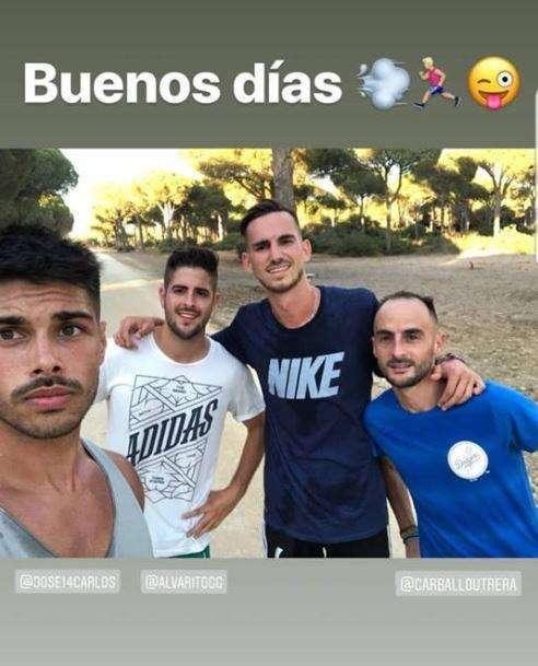 FOTO - Fabian Ruiz, alle 8 corsetta-saluto a Siviglia con gli amici