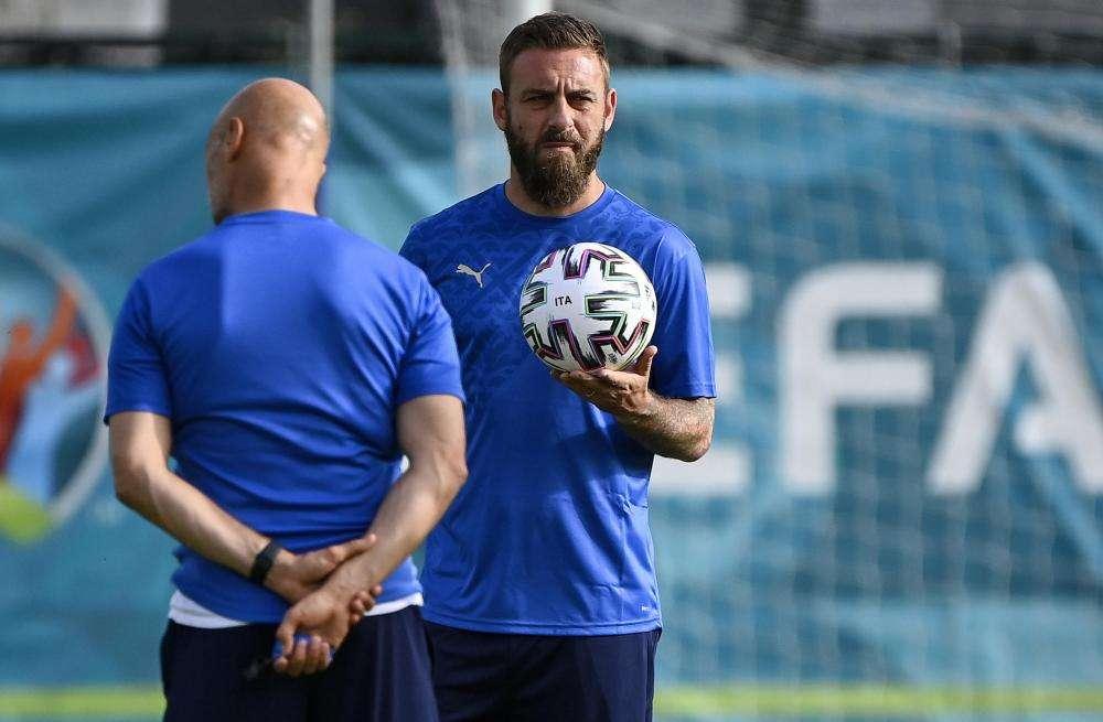 Italia, De Rossi elogia Raspadori: "E' un ragazzo d'oro, un giovane galantuomo"