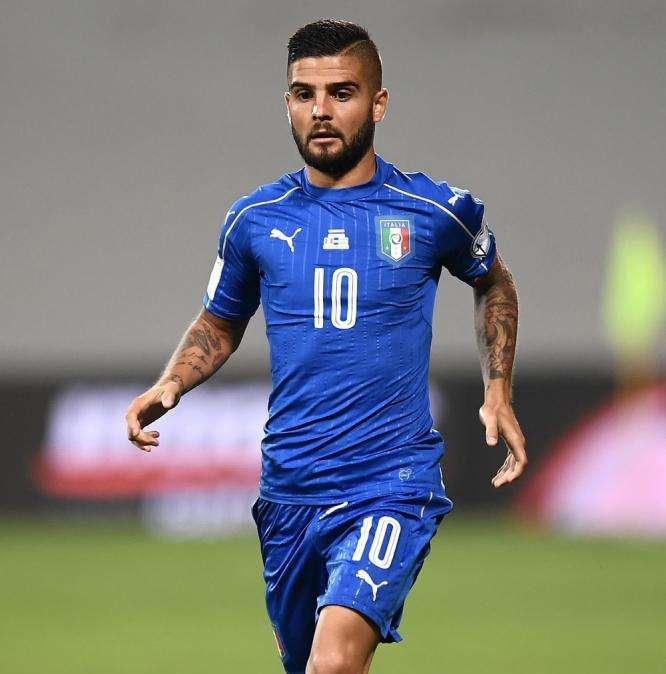 "Complimenti per il ruolo da terzino!", Gentili ironizza con Insigne che glissa: "Ho fatto l'esterno alto..."