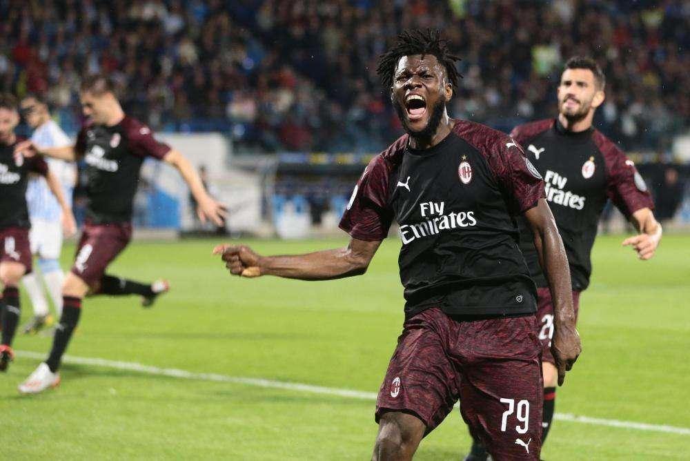 Ululati razzisti a Kessié, il tweet del Milan: "Grazie a tutti i club, il calcio deve unire"