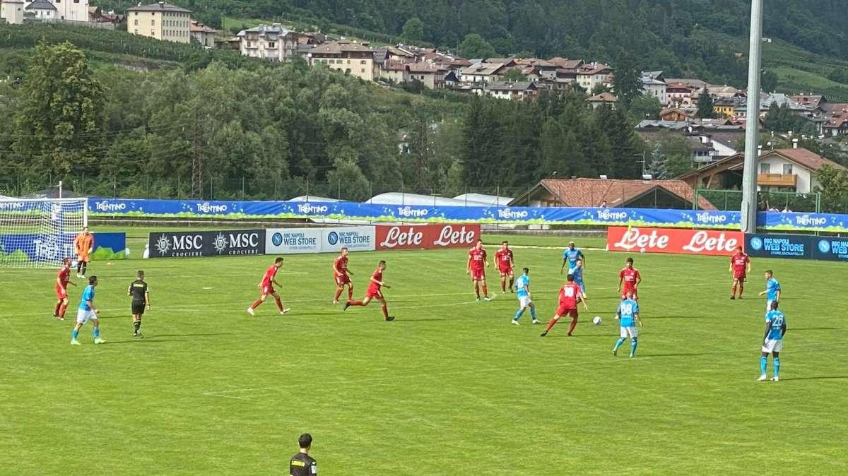 Altro gol, ancora Osimhen! Il Napoli va sul 6-0, poker per il nigeriano