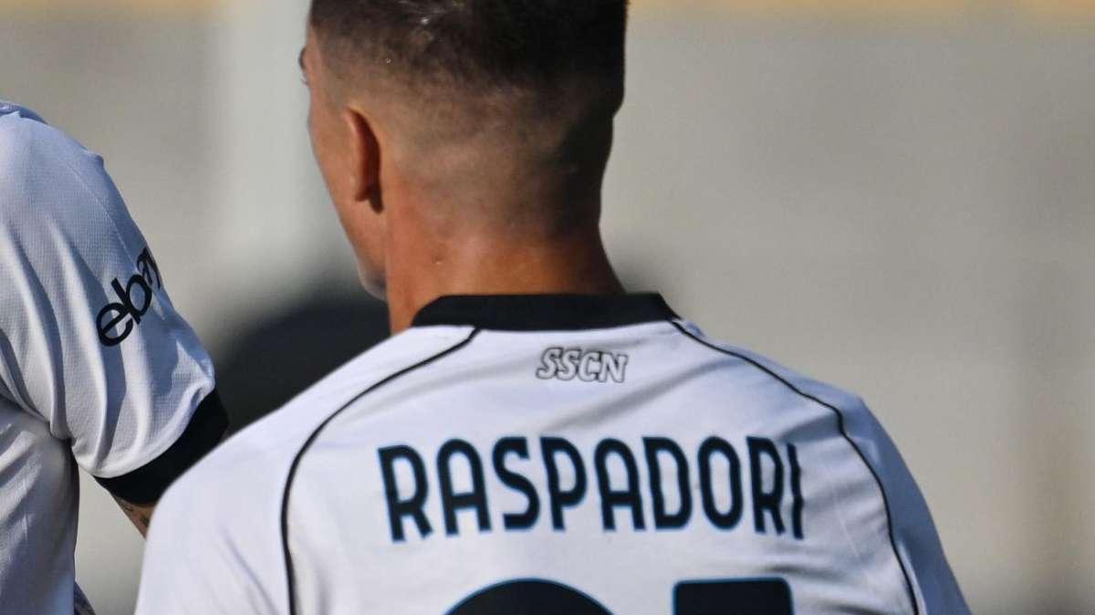 Doppio cambio per il Napoli: entrano Natan e Raspadori