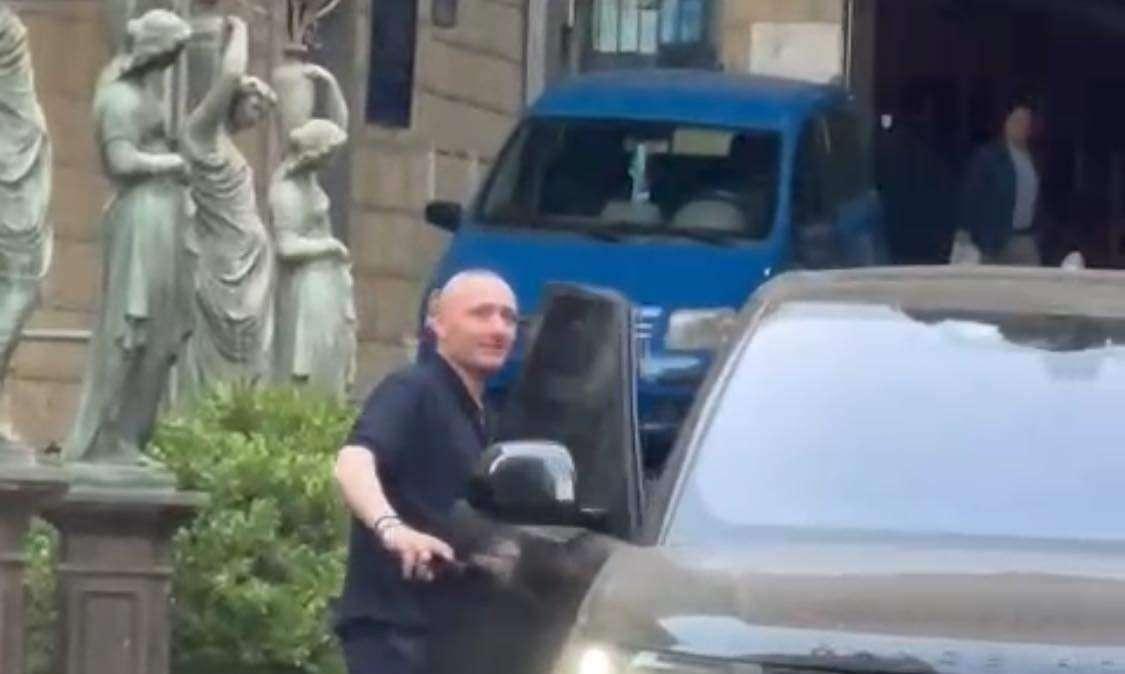 Di Lorenzo, terminata la riunione Giuffredi-Manna! L’agente lascia l’hotel senza parlare
