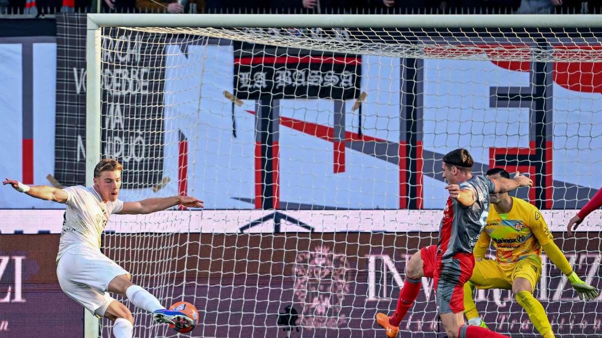 Buon Anno a tutti. Tre punti per chiudere in bellezza