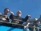 Parata Scudetto, ADL scatenato sul bus scoperto: incita i tifosi 