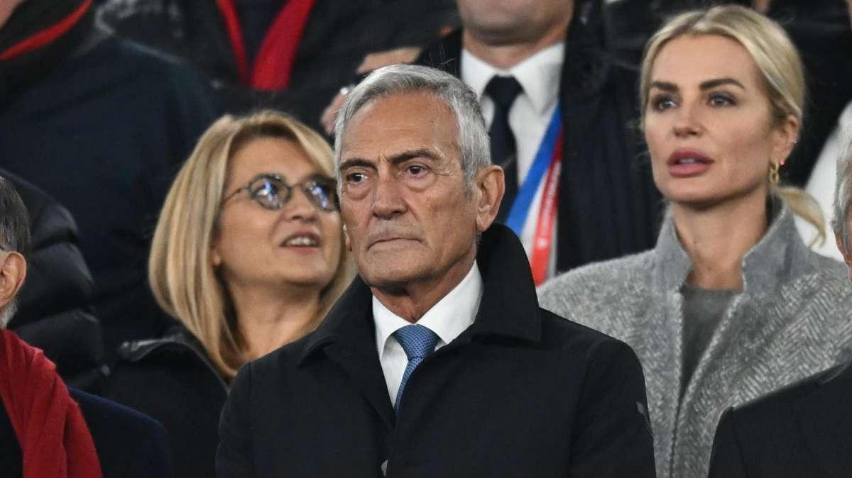 Multiproprietà, a Bari contestato Gravina: "Tua gestione la morte del pallone!"