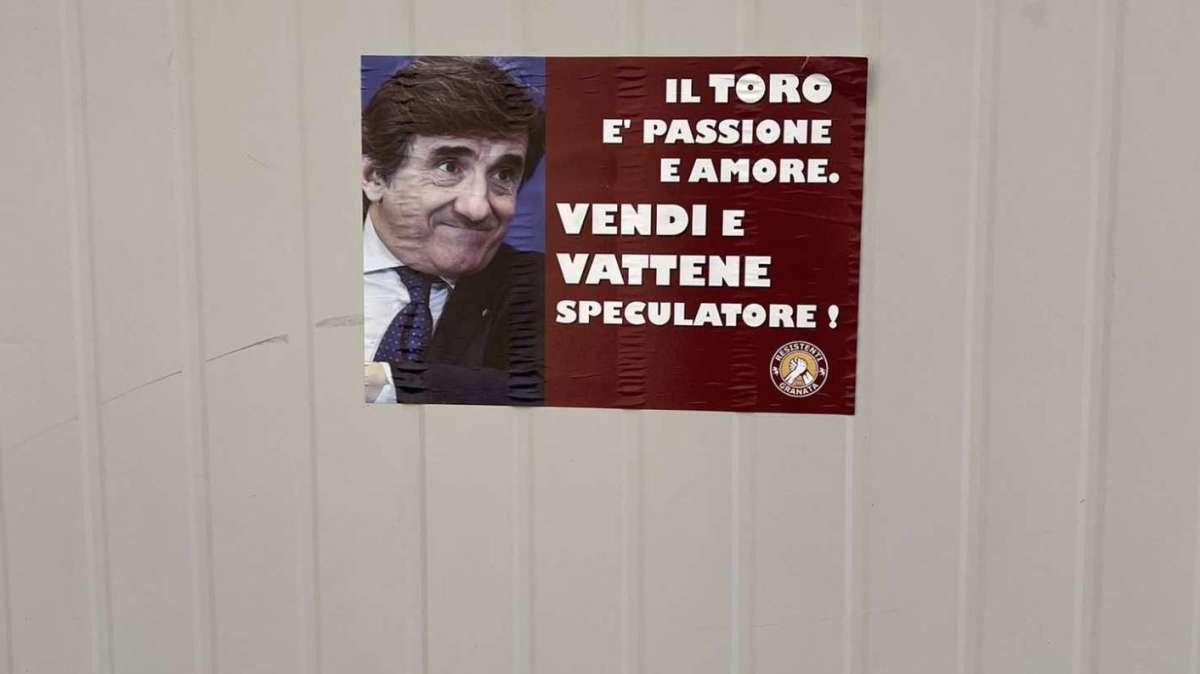 Contestazione a Torino, volantini all'esterno dello stadio contro Cairo: "Vattene, speculatore!"