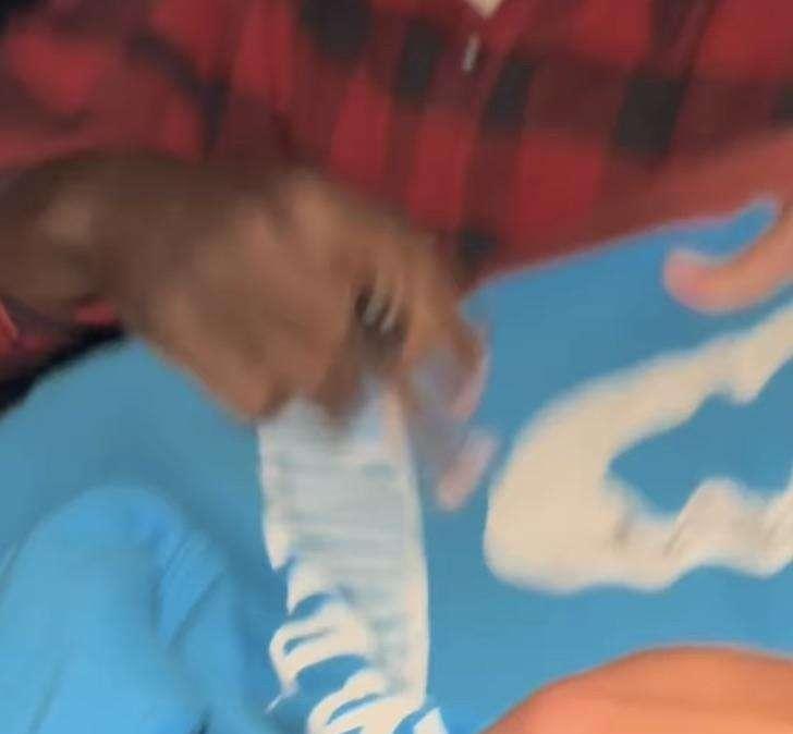Maradona ed il gesto rispettoso di Lukaku firmando una maglia ad un tifoso
