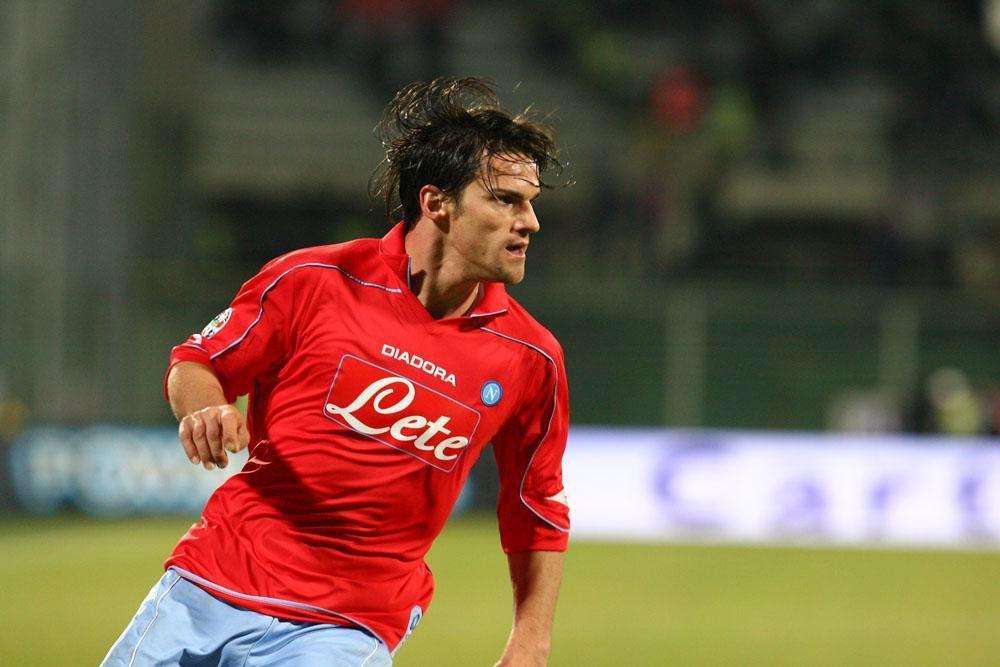 Maggio distorsione al ginocchio destro
