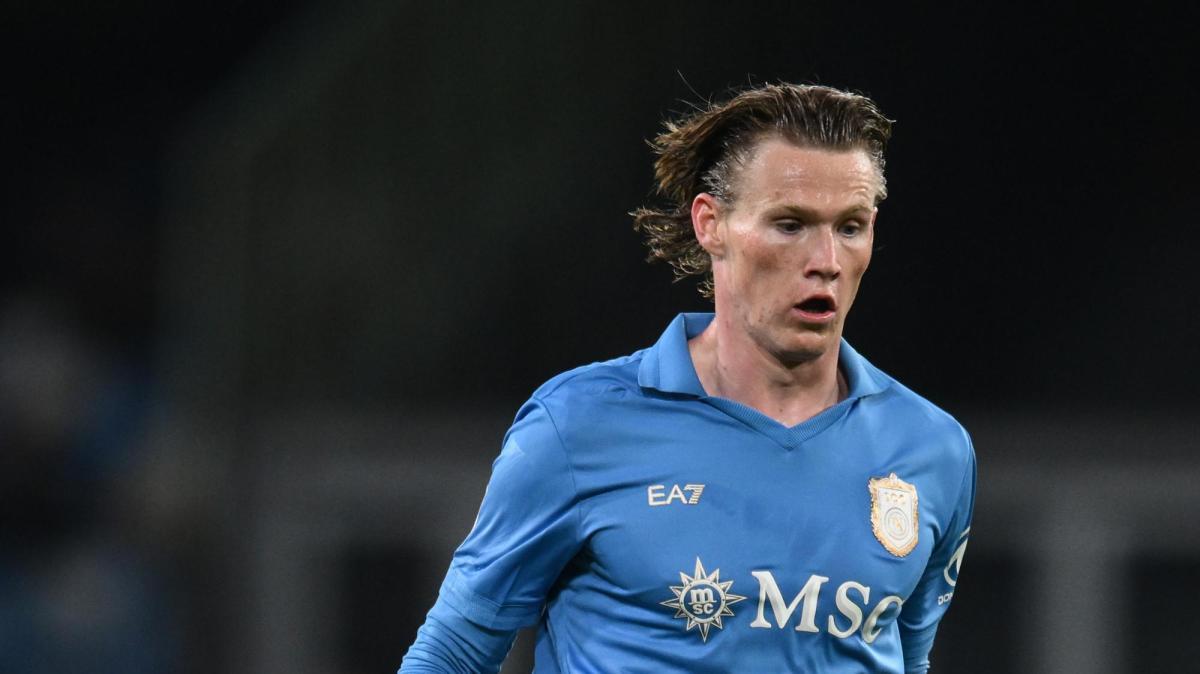 Allegri studia le mosse per il Villarreal: McTominay scalpita, novità per De Bruyne e Politano