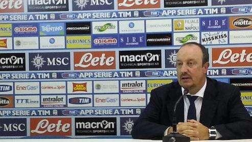 Benitez in conferenza: "Tifosi siano fieri di un Napoli così spettacolare. Fernandez? L'unico suo problema è che l'anno scorso non giocava"