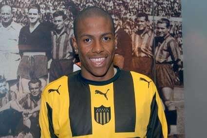 Esclusiva - Abel Hernandez: "Un sogno giocare in Europa. Il Napoli? Non so nulla, ma sarei orgoglioso di giocarci. Gargano è sensazionale, Lavezzi mi incanta"