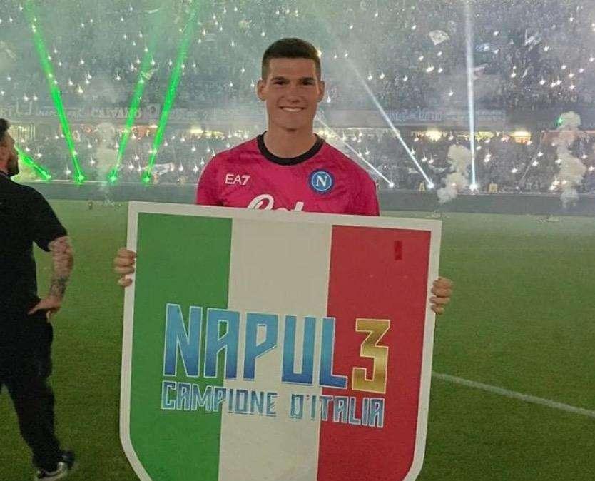 Idasiak saluta Napoli: "Arrivato da ragazzo, me ne vado da uomo. Addio dopo 6 anni meravigliosi"