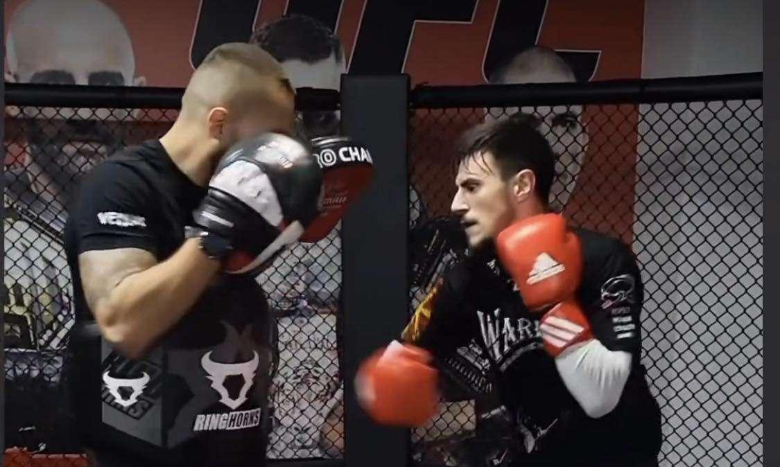 VIDEO - Allenamento speciale per Elmas: sessione di boxe per il macedone