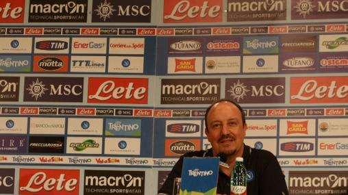 RILEGGI LIVE - Benitez: "Dal mercato giocatori utili, non nomi per tifosi e stampa. Callejon può fare oltre 10 gol. Puntiamo sulla rosa, l'anno scorso giocavano in 14..."