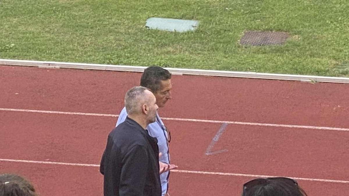 FOTO - Giuffredi a bordocampo: l'agente ha seguito l'allenamento 
