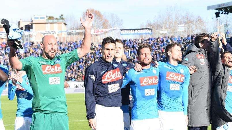 Dalla monetina alla bottiglina: Bergamo non cambia, a Napoli va bene così