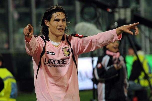 Cavani: "Sono molto contento. Inter? Ho voluto Napoli, mi allenerò come una bestia per fare grandi cose. Ho parlato già con Lavezzi"
