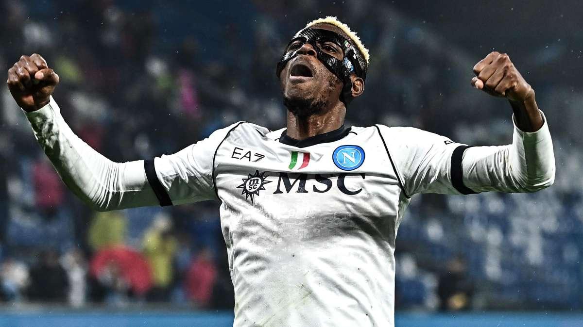 Il Sassuolo regala, Kvara confeziona e Osimhen ringrazia: tripletta e poker servito!