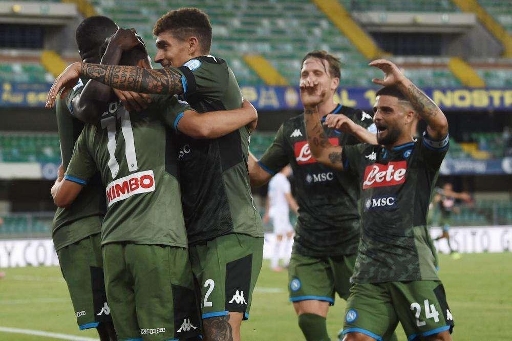 La UEFA celebra la vittoria del Napoli: "Milik e Lozano stendono il Verona"