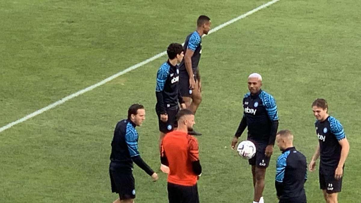 FOTO - Osimhen rientra in gruppo! Anche Zielinski presente all'allenamento