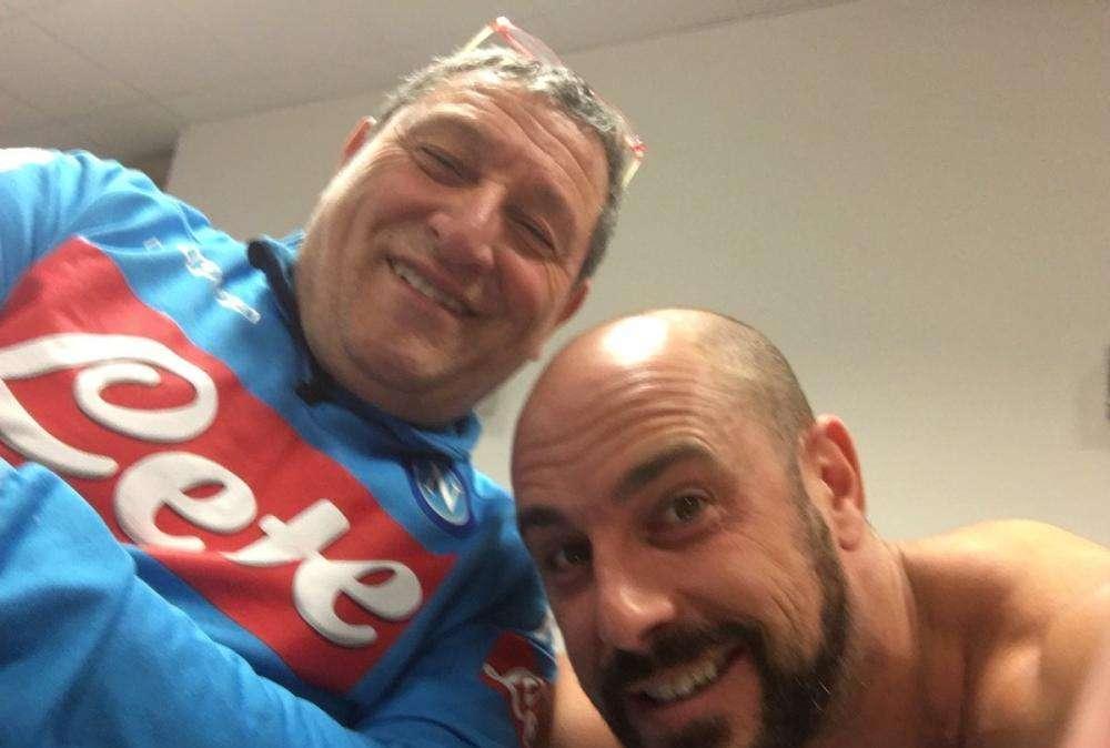 FOTO - Starace saluta i tifosi con Reina: "Grande il nostro portiere, sempre il numero uno!"