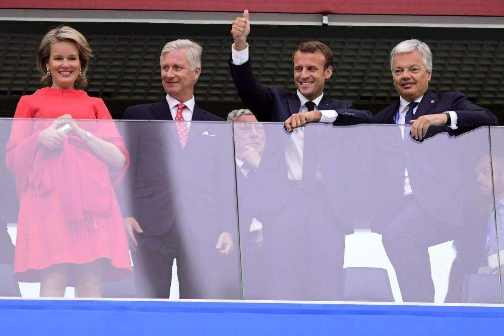 Coronavirus, Macron non indietreggia: confermate le elezioni in Francia