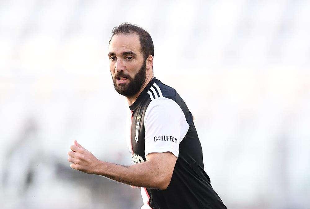 VIDEO - Disastro Higuain all’esordio a Miami: rigore alle stelle, rissa e ko per 3-0