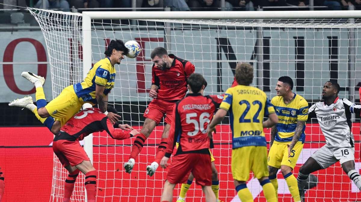 Crollo Milan! Allegri sconfitto dopo 24 partite, ma quante proteste sul gol del Parma