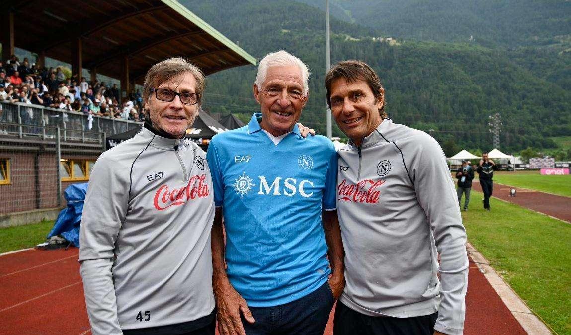 Moser, scatto con Oriali e Conte: "Un onore avere con noi un'icona del ciclismo"