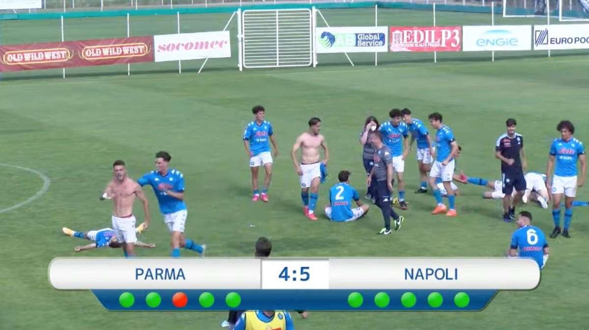 FOTO - Primavera Napoli, impresona a Parma ed è promozione: scoppia la festa!