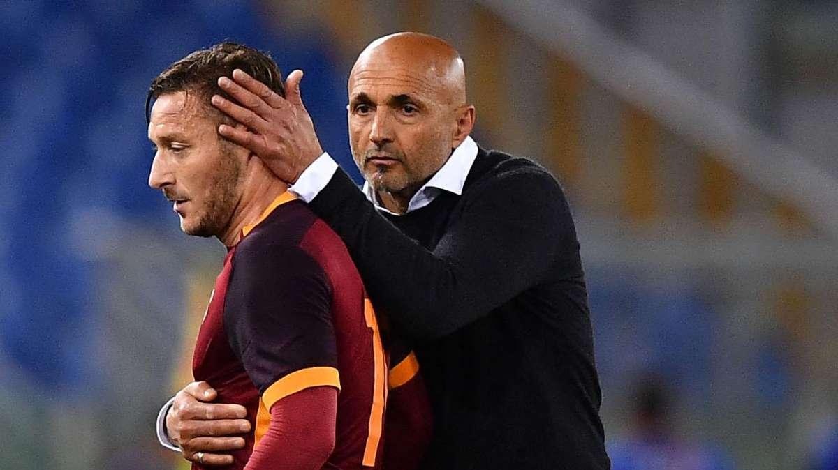 Spalletti ironizza: "Farò anche io una serie su Totti. Si chiamerà: 'Speriamo de morì tutti dopo'"