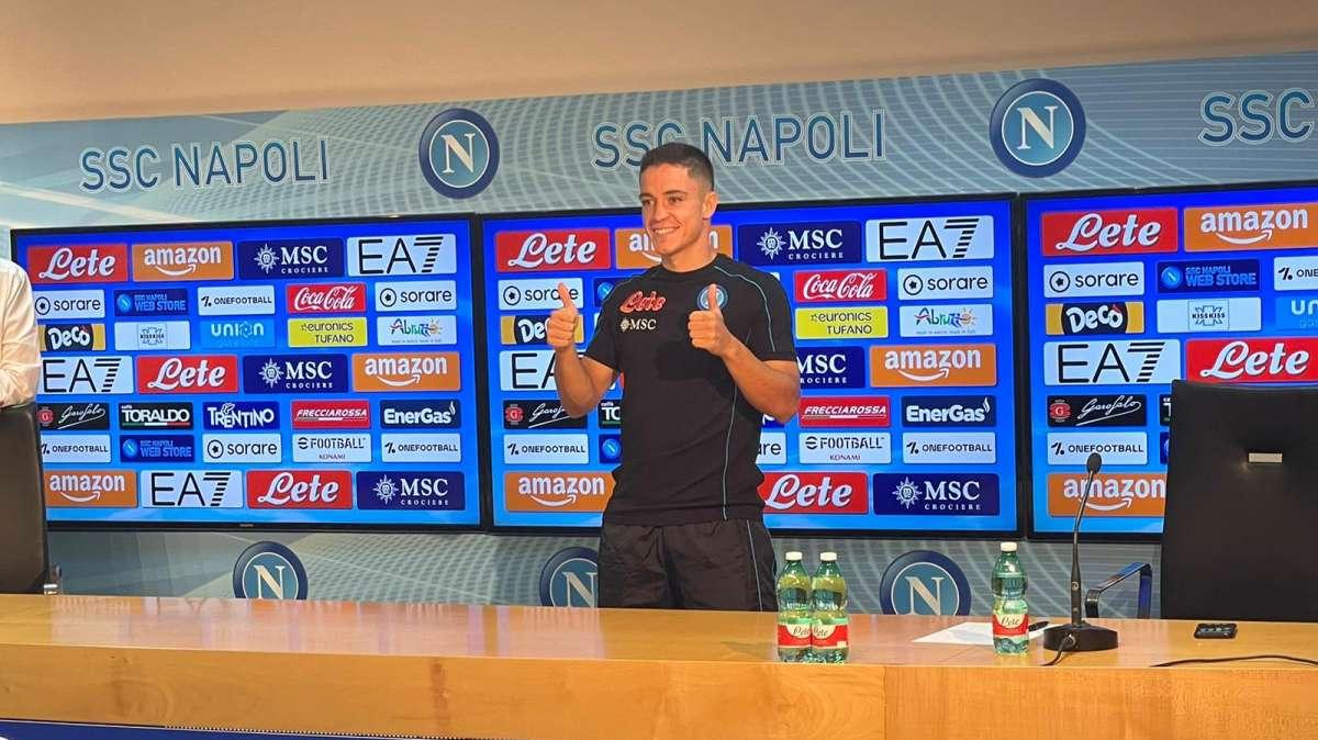 RILEGGI LIVE - Raspadori si presenta: "Volevo solo il Napoli, scelta migliore per la mia carriera! Città e tifosi fantastici. Su Mertens e il ruolo..."