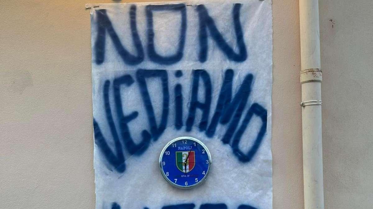 FOTO - "Non vediamo l'ora", spunta un altro striscione per il terzo Scudetto