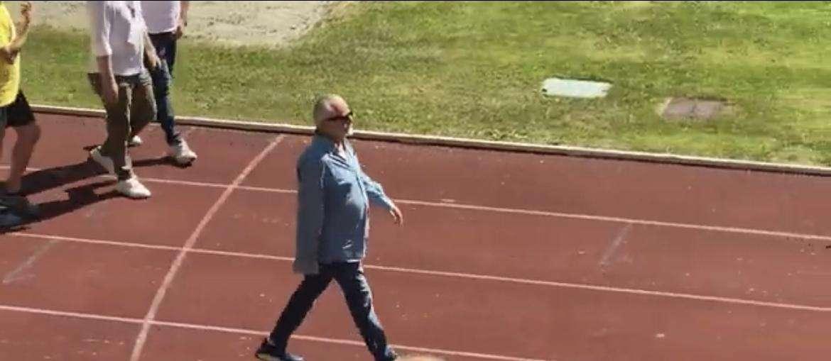 VIDEO - "Scusami Presidè”, un ex ‘A16’ chiede scusa ad ADL all’ingresso trionfale in campo